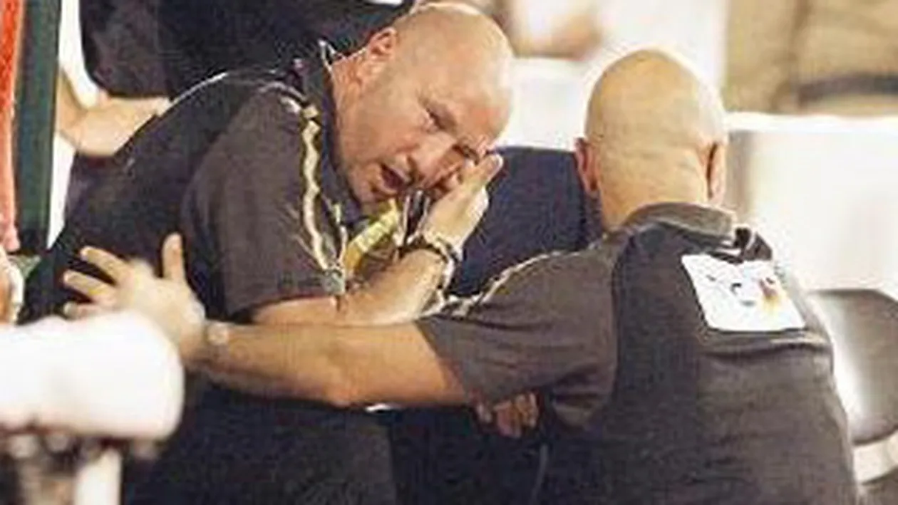 Walter Zenga, la un pas sa isi piarda vederea! VEZI AICI cum i-a explodat o petarda in fata!