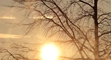 Vremea o ia razna în România! Zonele în care vine căldura: temperaturi de primăvară