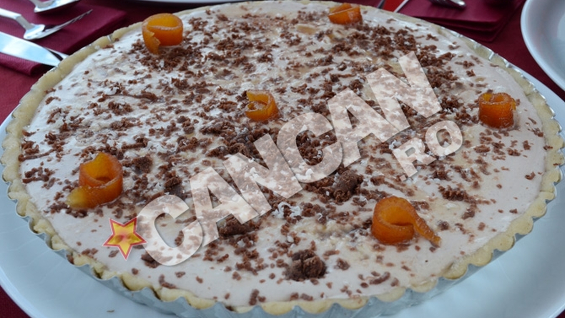 Reteta de MasterChef! Uite cum pregateste Alexandru Cirtu „tarta cu blat de gris cu lapte si miere umpluta cu mousse de banane”