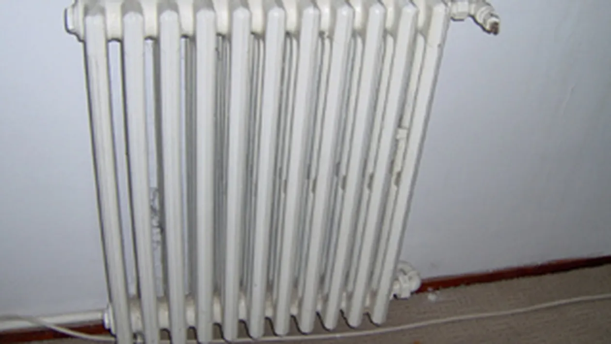 Un elev de 17 ani din Timis s-a spanzurat de caloriferul din camera de camin!