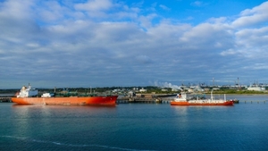 Alertă în Marea Neagră! Navă încărcată cu petrol, pericol de scufundare