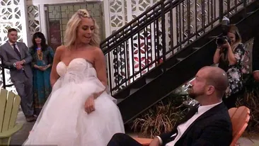 Cel mai spectaculos dans al miresei! Domnişoarele de onoare au repetat totul într-o singură oră!