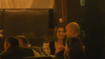 Intre doua nu te ploua, dar nici bine nu iti e! Costi Ionita a luat masa in oras alaturi de o posibila iubita si mama acesteia!