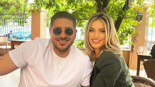 Despărțire-ȘOC în showbiz! Diana Enache și Ionuț Vîntu și-au spus ADIO după 5 ani de relație și un copil împreună