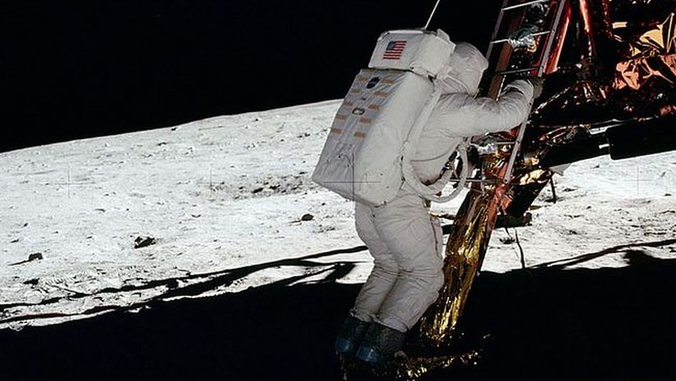 49 de ani de la aselenizare. Neil Armstrong și Edwin „Buzz” Aldrin, primii oameni care au pășit pe Lună