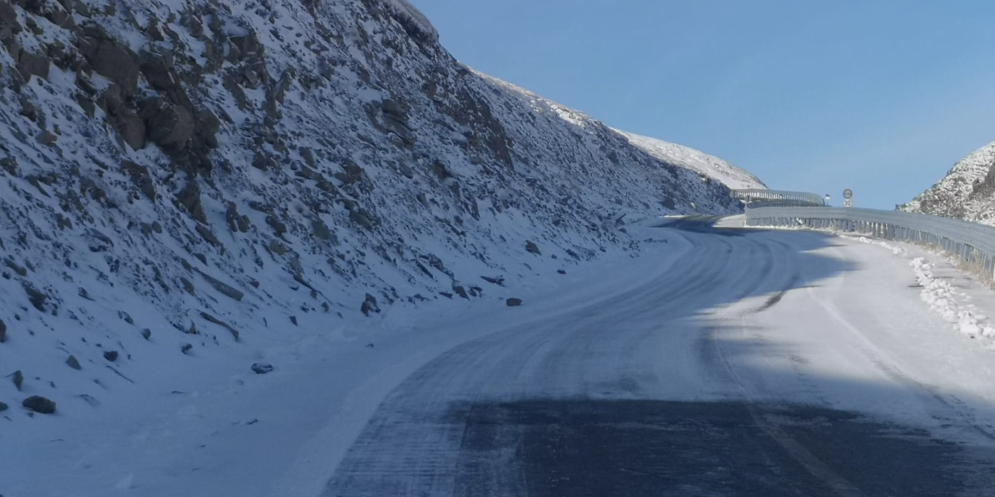 Prima ninsoare din toamna lui 2019 pe Transalpina a lăsat un peisaj de vis