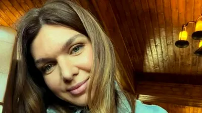 Simona Halep, bogată și divorțată, a atras toate privirile cu apariția ei la gala pentru Nadia Comăneci. Și-a făcut selfie în oglindă