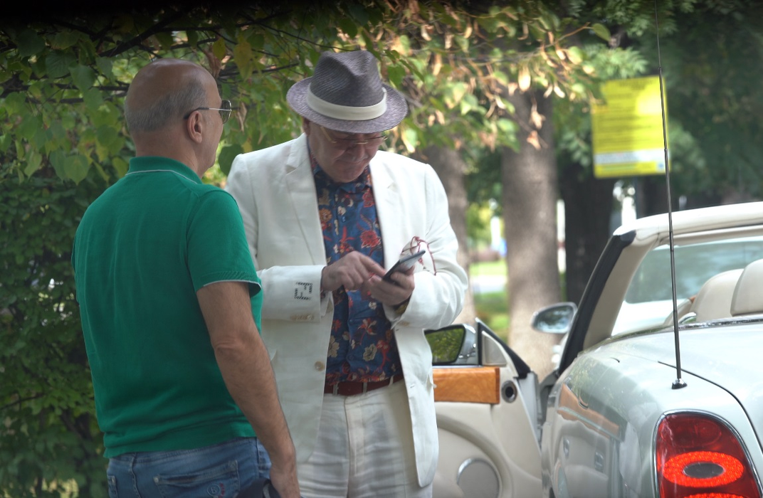 Milionarul Dan Nicorescu, la „șuetă”  / Sursă foto: CANCAN.RO