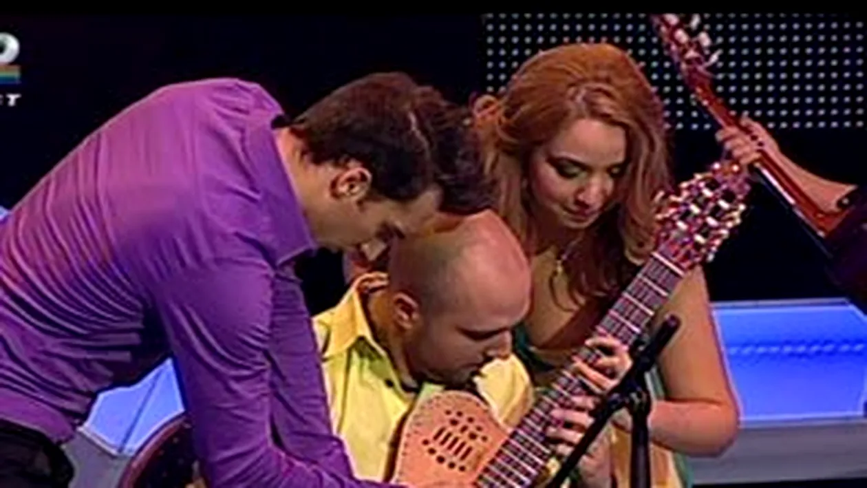 Patru maini, trei oameni si o chitara! Trio Zamfirescu a facut ce nu s-a mai facut vreodata pe scena de la Romanii au Talent!