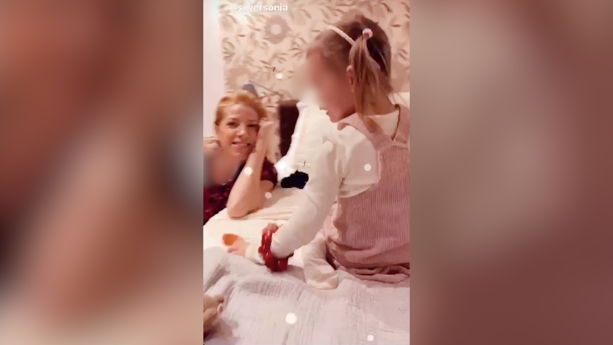 Fiicele Andreei Bălan, răsfățate în seara de Crăciun