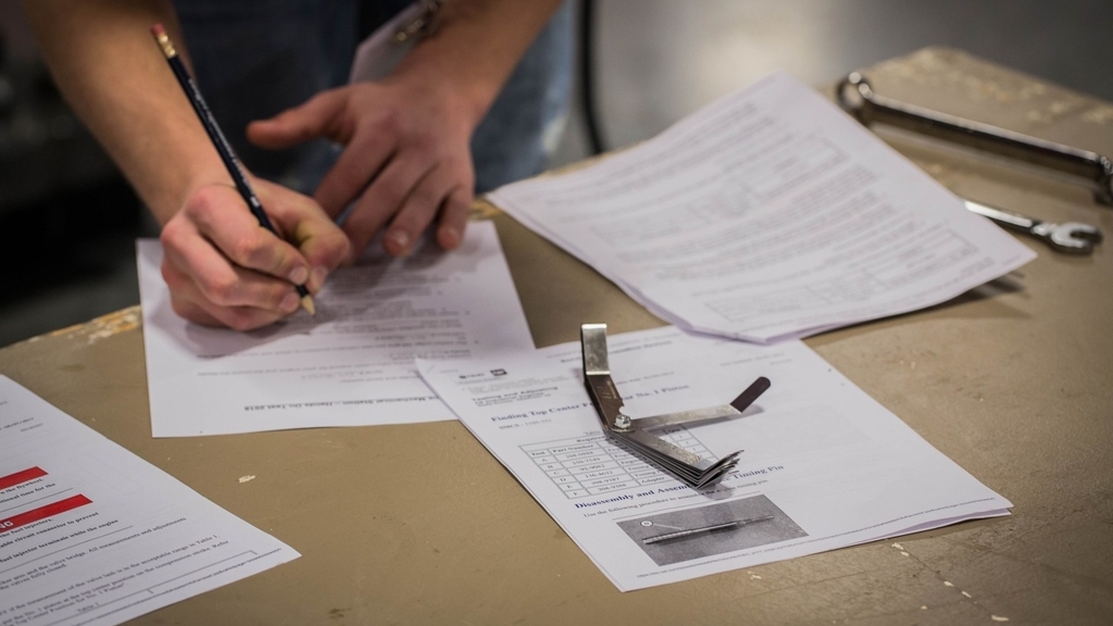 Câți lei încasează lunar un recenzor de la recensământul populației, în 2022