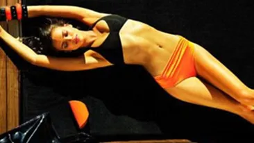 Irina Shayk - goala intr-o reclama pentru cosmetice