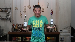 Valentin Luca, barmanul de la Românii au Talent: "Mi-am dat cu o sticlă în tâmplă şi am căzut la pământ!" Vezi ce s-a întâmplat!