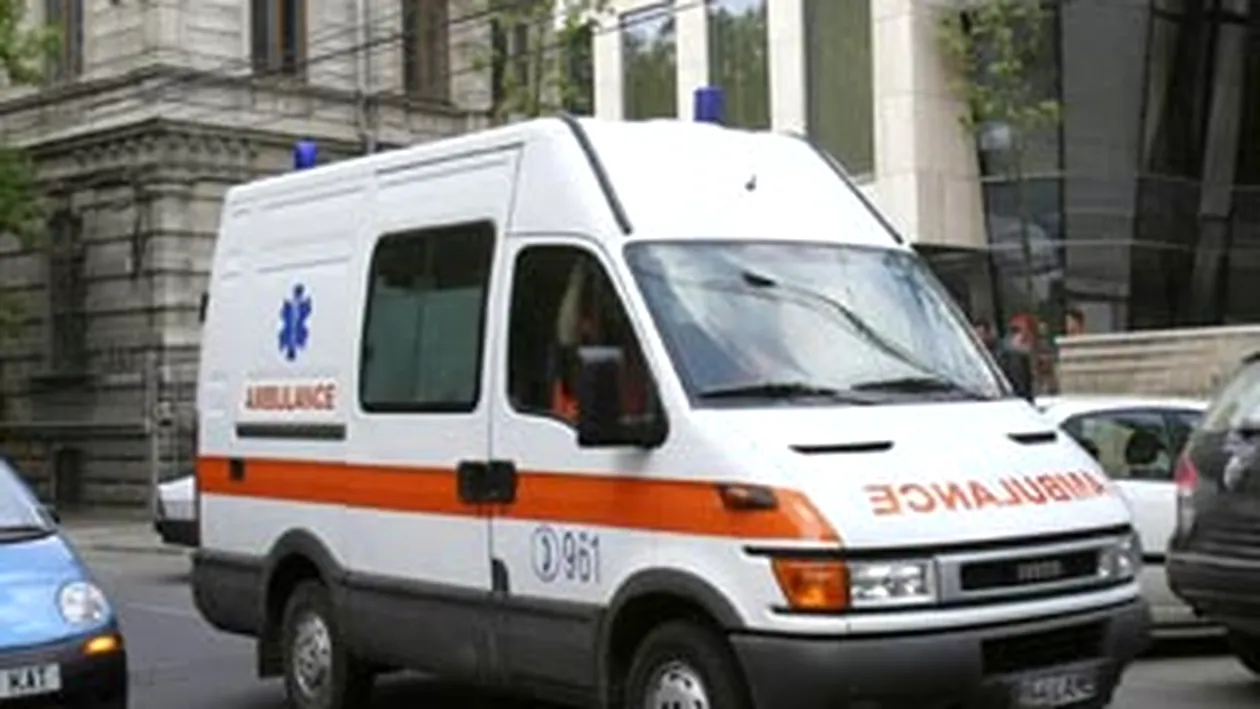 Fetita lovita de bona, ieri, a iesit din coma