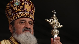 Opulenta maxima afisata de Mitropolitul Ardealului! Vine la sfintiri cu o limuzina de 63.000 de euro!