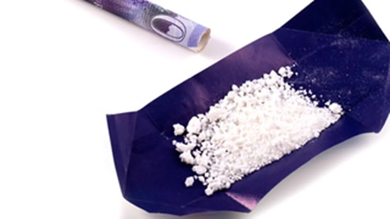 Doi tineri din Constanta, prinsi la vama cu 200 de grame de hasis in bagaje!