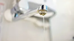 Peste 100.000 de români rămân fără apă timp de 24 de ore. Seceta a dus Dunărea la un nivel critic