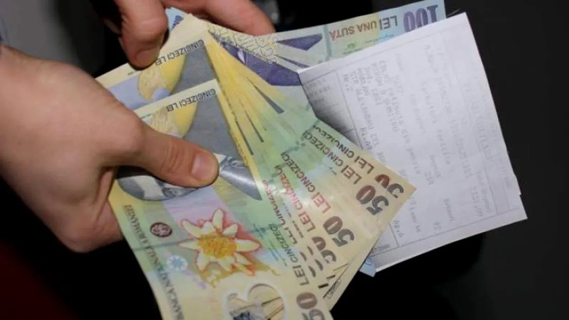 Ce pensie primesc angajații din România cu salariul minim? Ultima majorare le va aduce bani în plus