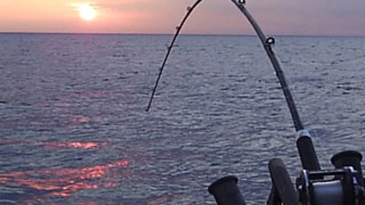 Un roman aflat la pescuit in Irlanda a murit inecat