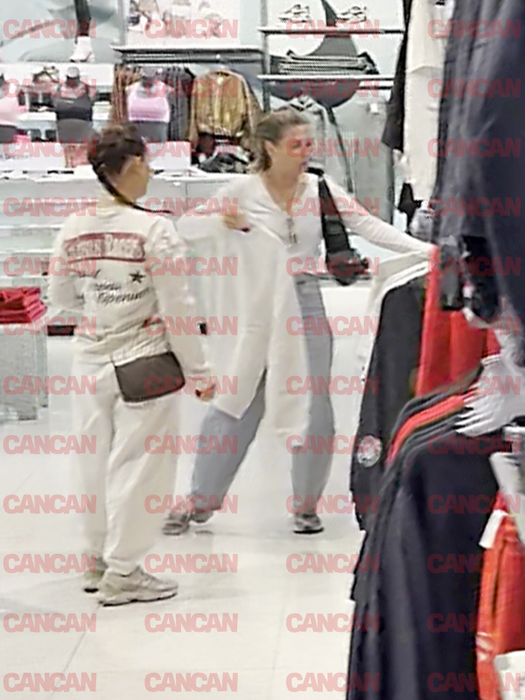 Gina Pistol a venit cu o prietenă la Băneasa Shopping City