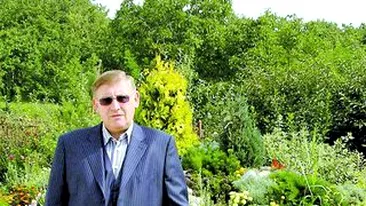 Bugetarul milionar Ilie Gradinar isi rasfata animalele mai ceva ca pe copii. Un regat pentru cainii lui!