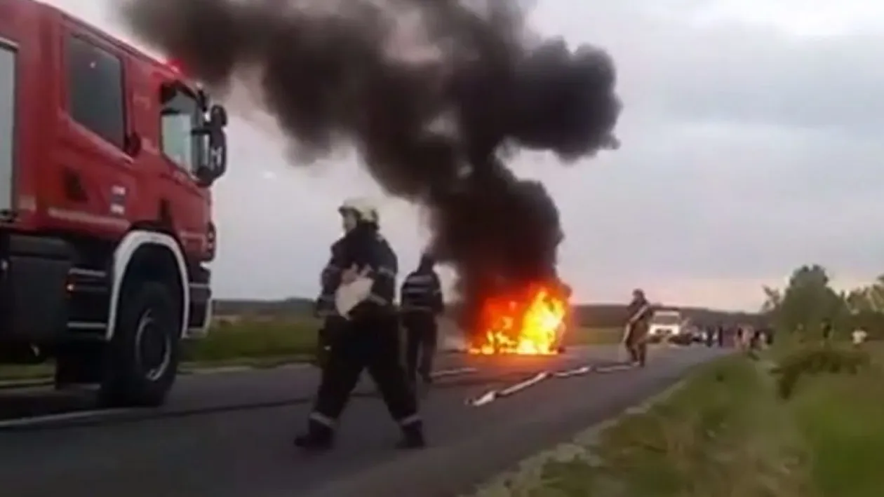 O mașină a luat foc pe autostrada București-Pitești