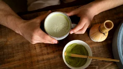 Matcha te lasă fără păr?! Tot mai multe femei trag semnale de alarmă