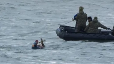 A prins crucea aruncată în mare, dar apoi a rămas fără ea: ”Mi-a smuls-o din mână și a început să mă lovească cu pumnii și picioarele”