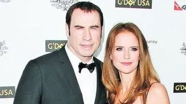 John Travolta nu mai iese din belele. Deghizat in femeie la petrecere. Scandalurile sexuale l-au adus in pragul unui divort de 200 de milioane de dolari