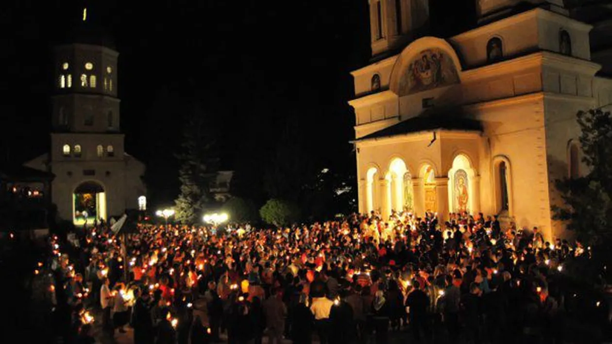 Cum se vor desfășura slujbele în acest an, de Paște? Măsurile pe care românii trebuie să le respecte