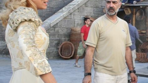 O noua lovitura incredibila pentru Cronica Carcotasilor! Regizorul alaturi de care au colaborat a murit intr-o camera de hotel!