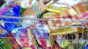 Statul ieftineste alimentele pe spatele fumatorilor