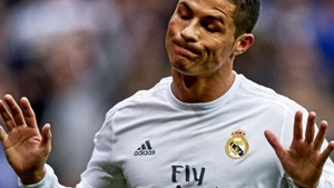Gest extrem din partea lui CRISTIANO RONALDO! A smuls microfonul unui reporter şi l-a aruncat într-un lac!