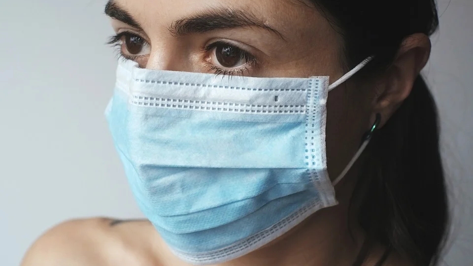 Noi restricții în România?! Unde va fi obligatorie masca de protecție din toamnă