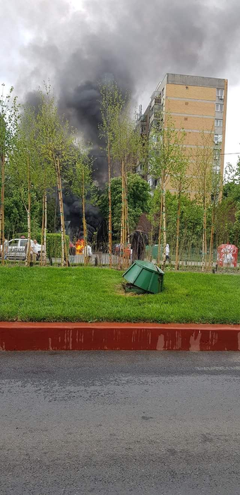 Incendiu în Capitală! Două mașini au ars în Sectorul 3