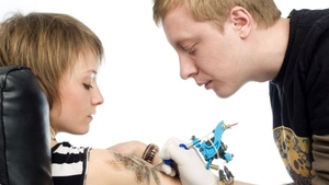 Tatuajele au beneficii ascunse asupra sănătăţii, avertizează medicii. Află ce spun noile studii ştiinţifice!