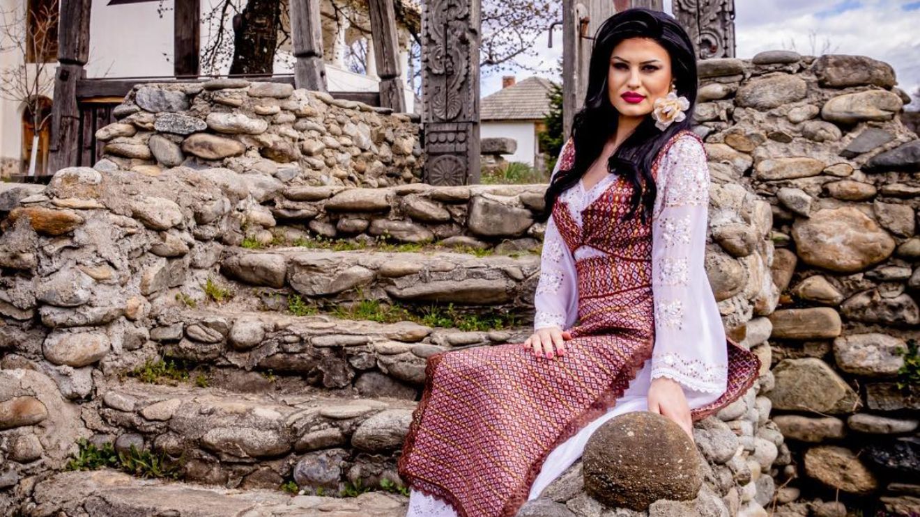 Doliu în lumea muzicii populare! Solista Alina Popa a pierdut lupta cu boala, la 23 de ani: „Anul meu a fost unul greu”