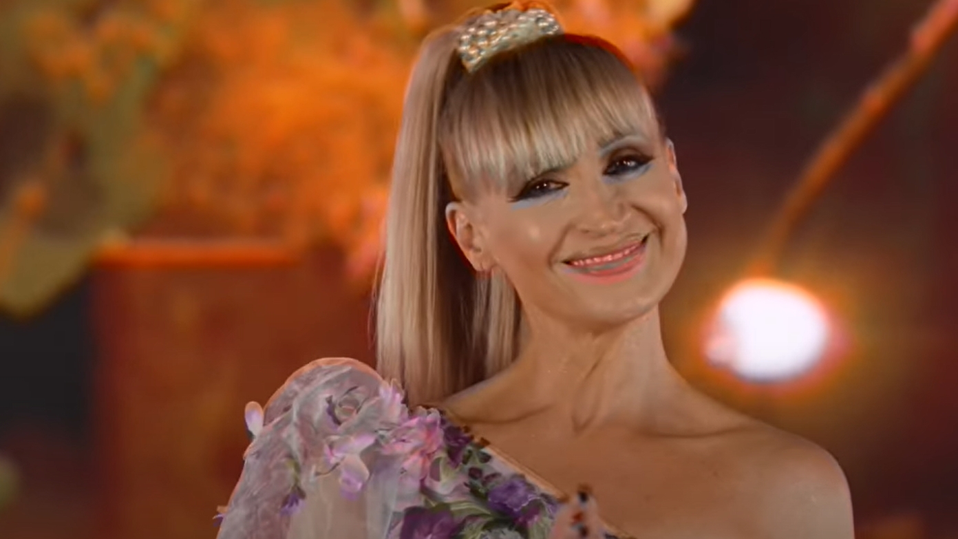 Simona Florescu a lansat melodia care unește inimi! Iubirea, dusă la superlativ în „Toată Dragostea Mea”