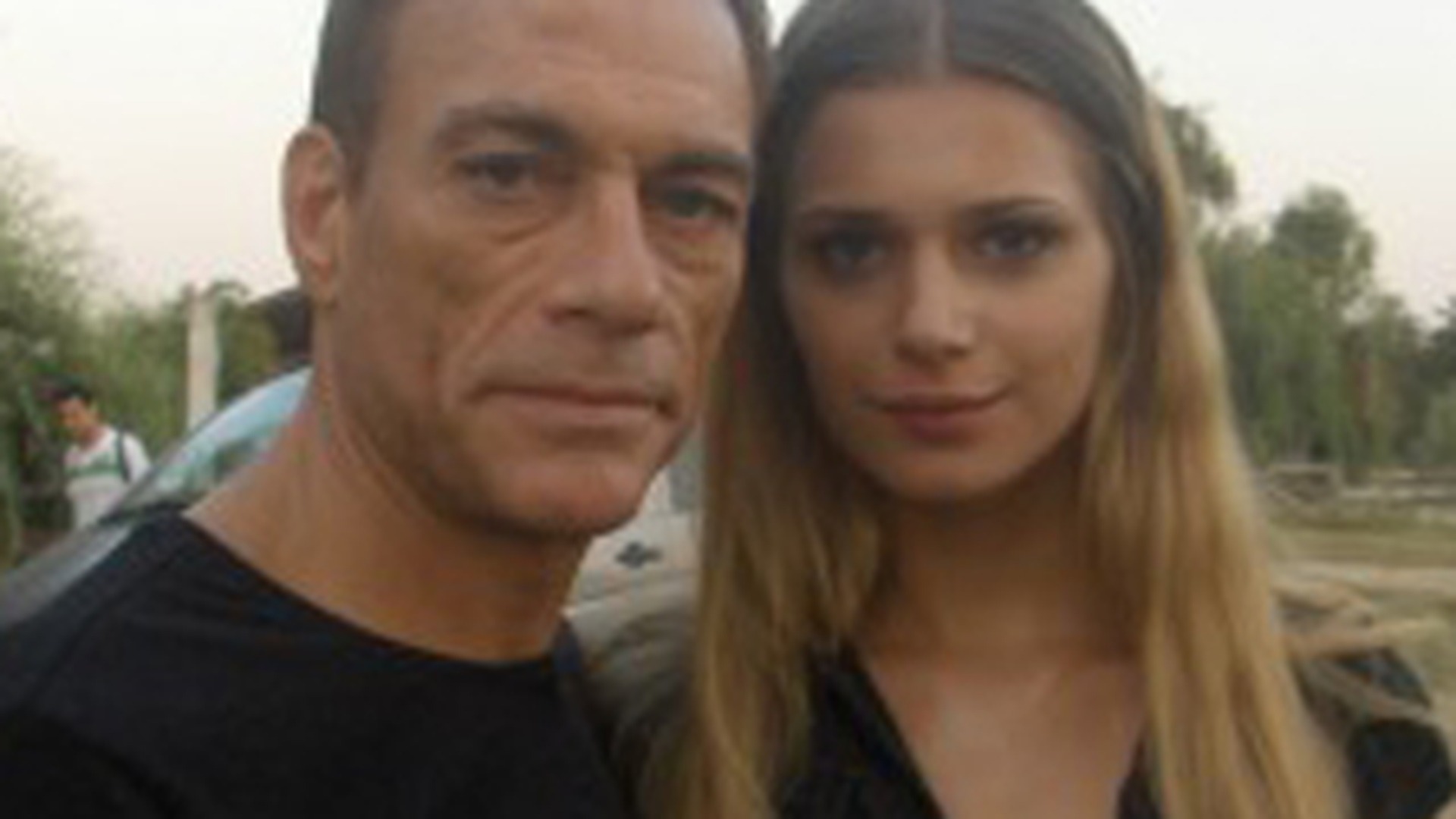 Jean-Claude Van Damme a facut-o celebra! Basarabeanca Lia Sinchevici a dat lovitura in industria filmului romanesc! Vezi aici cum a ajuns sa joace in aceeasi productie cu celebrul star de la Hollywood!