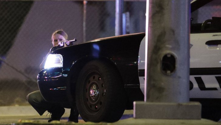 Masacru în Las Vegas! 50 de morţi şi peste 200 de răniţi!