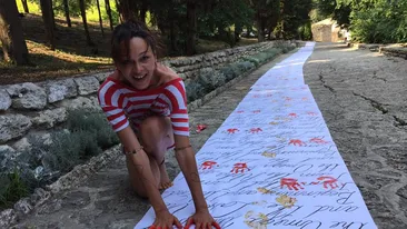 Stilista Laura Vargalui SOCHEAZA din nou! Am vorbit cu acest sarpe sa se materializeze in patul....