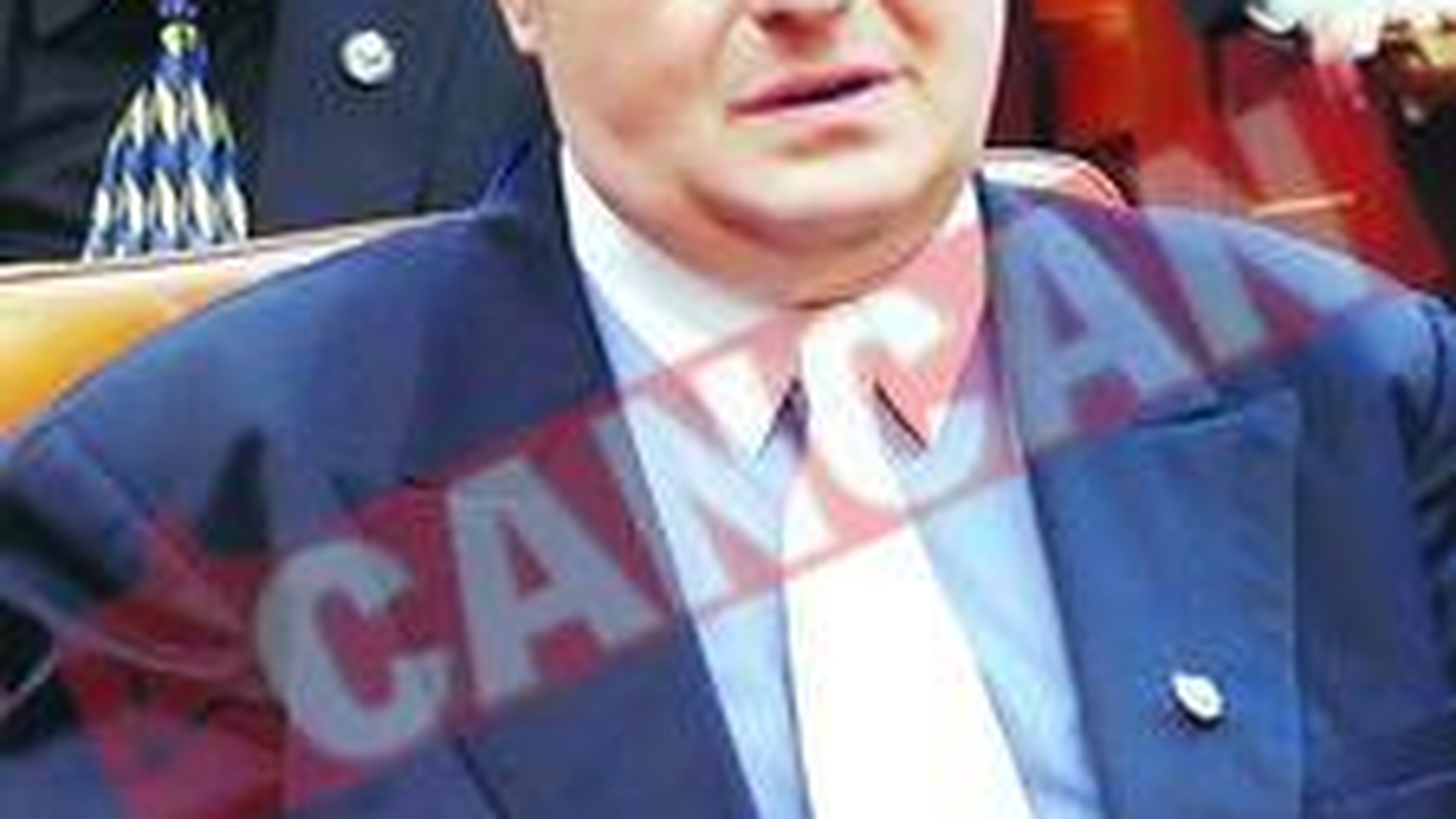 Vadim Tudor ameninta ca isi inchide propriul ziar