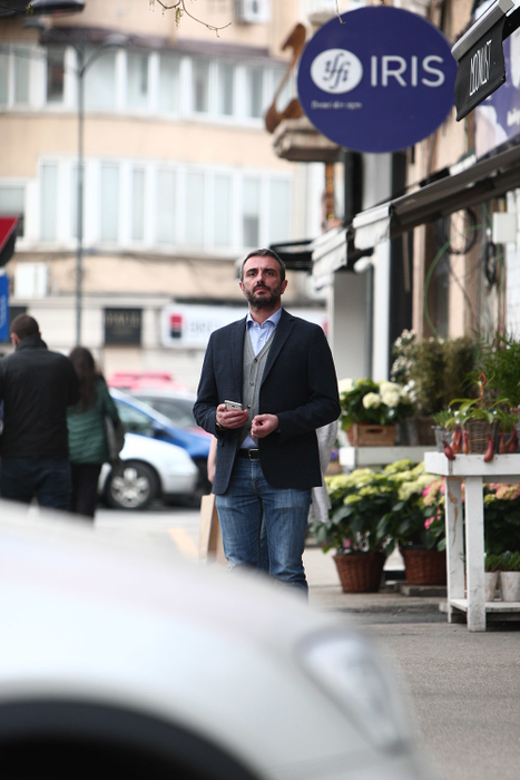 El este italianul care a mângâiat-o pe păr pe Monica Bârlădeanu