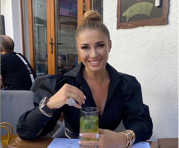 Sexy-impresara Anamaria Prodan