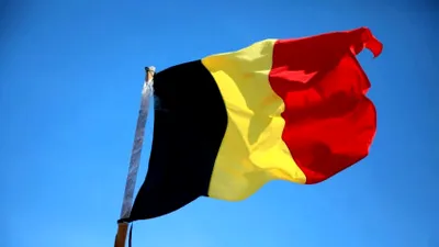 Cum a reușit Belgia să convingă 3.000 de tineri și tinere de 17 ani să se înroleze în armată