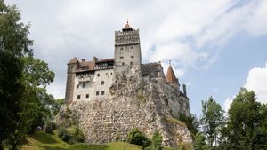 Câți bani trebuie să scoți din buzunar ca să închiriezi castelul Bran. Suma nu este deloc de neglijat