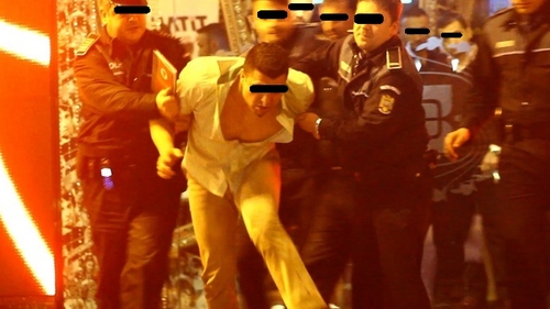 Scandal cu un luptator MMA si 10 politisti, in Capitala! A venit cu 3 fete la club, dar a plecat in catuse! Vezi de ce