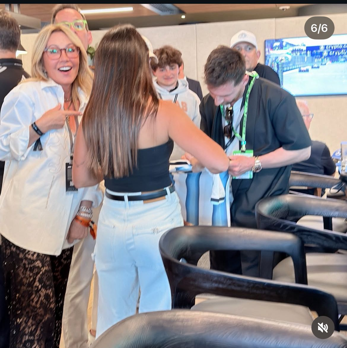Anastasia Soare alături de Lionel Messi și Antonela Roccuzo/ sursă foto: social media