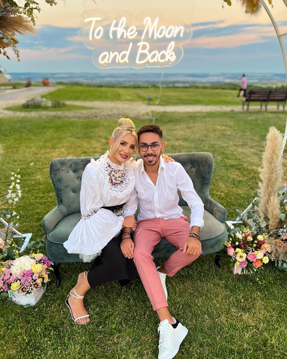 Câţi bani au făcut Armin Nicoară şi Claudia Puican, la nunta cu 7 perechi de naşi? „Mama a luat plicurile”