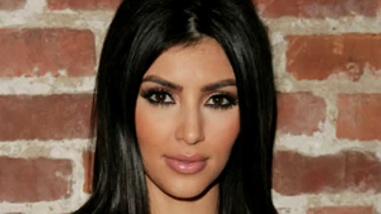 Prima imagine cu Kim Kardashian de când a nascut! Proaspăta mămică s-a tras la faţă si pare epuizată